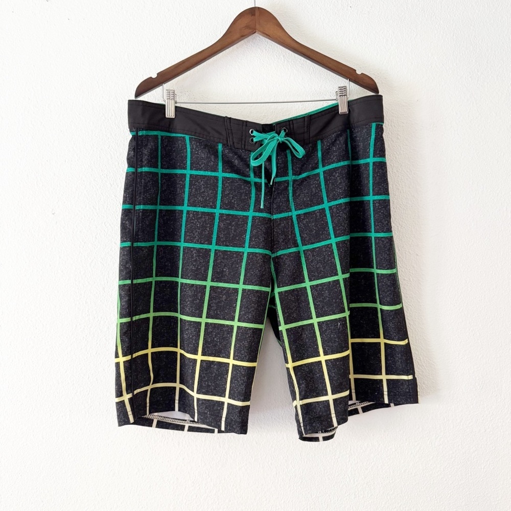 Old Navy California Board Short 38 Plaid Grid Ombre Surfcore Streetwear Festival - Picture 2 of 11